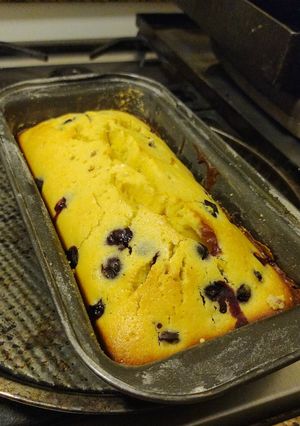 Una foto de Budín de limón con arándanos 🫐