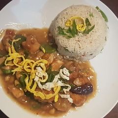 A picture of Kung Pao chicken.