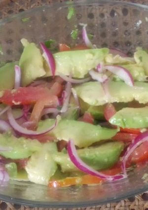 Una foto de Ensalada de aguacate