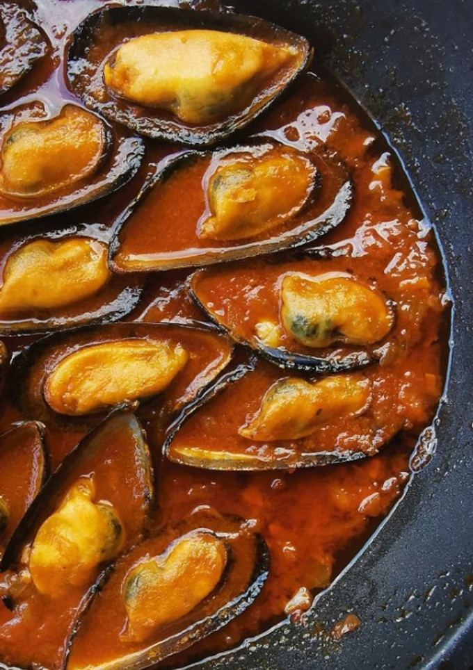 Una foto de Tapa de Mejillones en Salsa de Vieiras casera