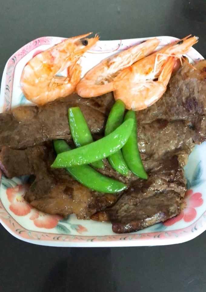 牛排佐鮮蝦甜豆 的食譜成品照片