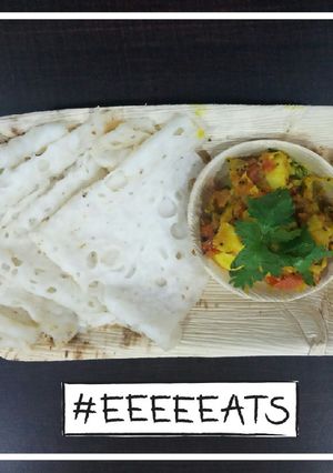 A picture of Neer dosa and potato sabji lover.