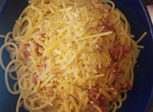 Una foto de Pasta carbonara con bondiola ahumada