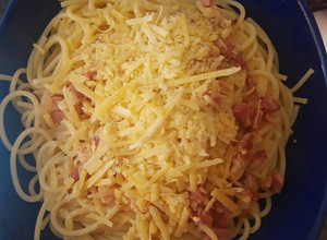 Una foto de Pasta carbonara con bondiola ahumada