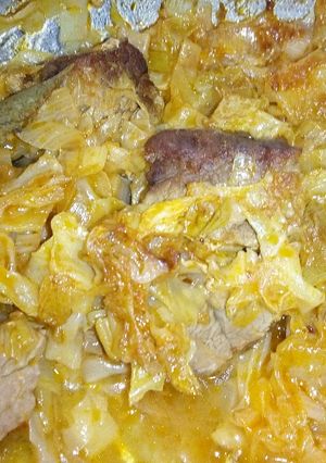 Una foto de Ternera estofada con repollo y puerro