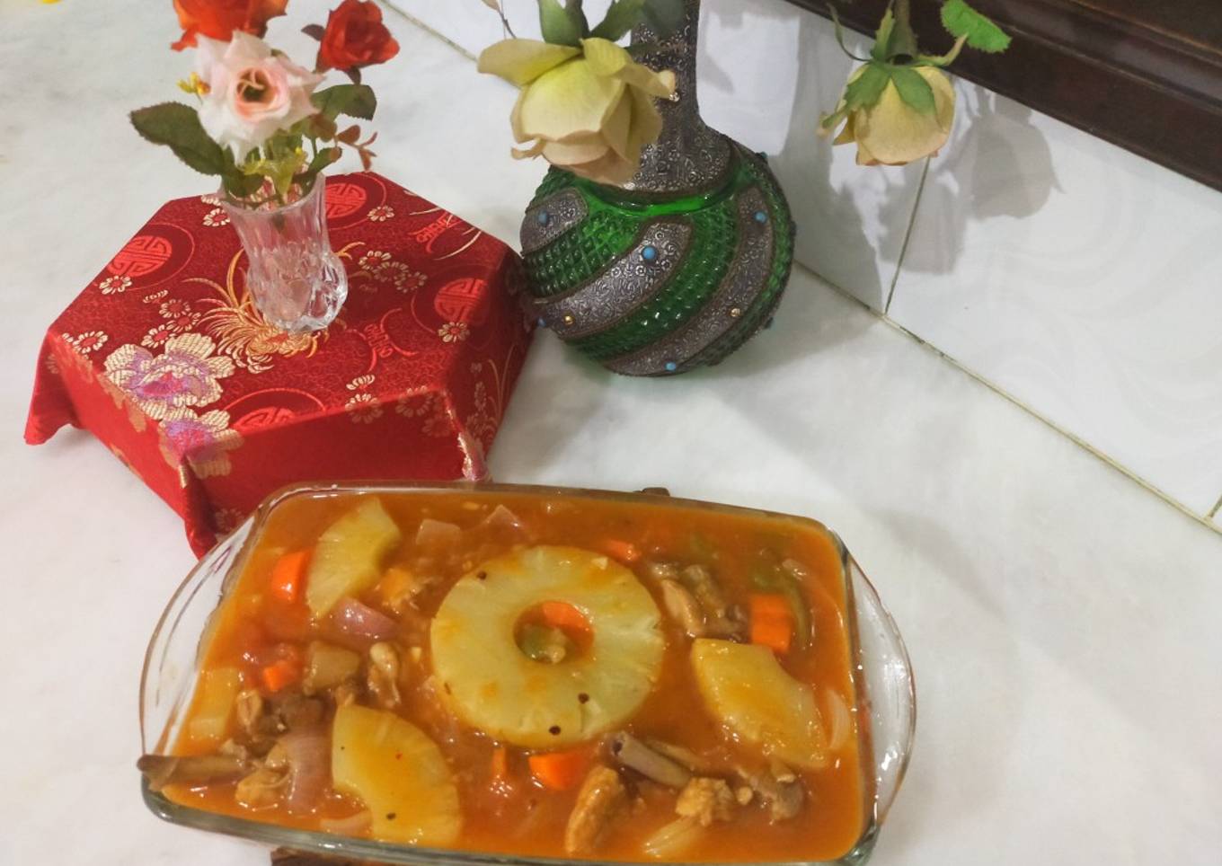 Grilled pineapple chicken with vegetables