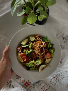 Una foto de Spaghettis con toque oriental