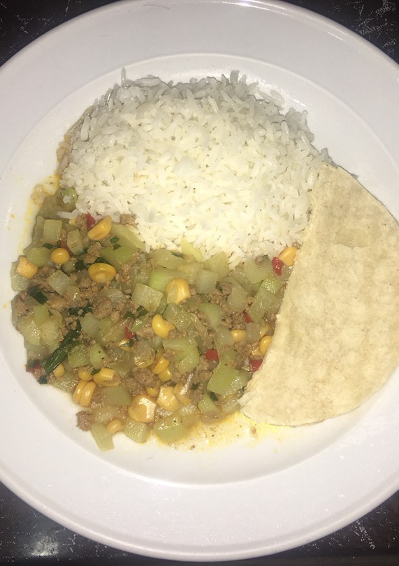 Una foto de Picadillo de chayote y carne molida
