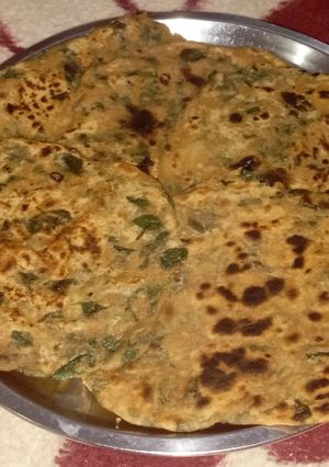 A picture of Fenugreek paratha.