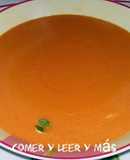 Sopa caliente de tomate