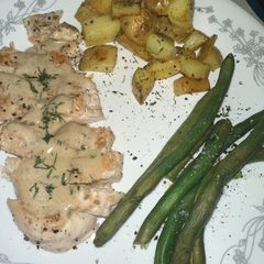 A picture of Creamy Dijon dill chicken.