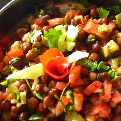 A picture of Kale chane ki salad.