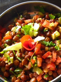 A picture of Kale chane ki salad.