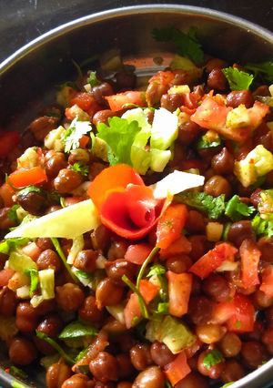 A picture of Kale chane ki salad.