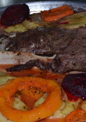 Una foto de Corte vacuno (marucha) al horno converduras