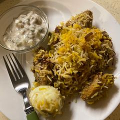A picture of Casserole chicken biryani.