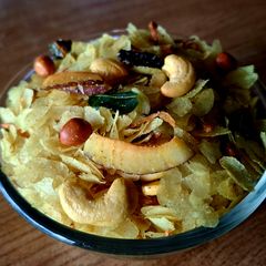 A picture of Thin Poha chivda.