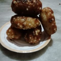 A picture of Sabudana vade.