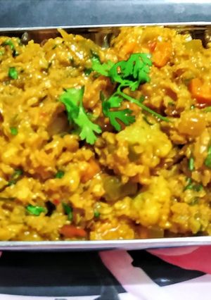 मसाला ओट्स (Masala Oats recipe in Hindi) रेसिपी मुख्य फोटो