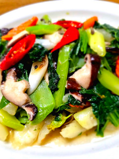 蒜苗香菇炒芥菜心(創意料理) 的食譜成品照片