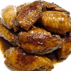 A picture of Sticky braised wings.