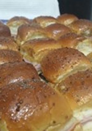 A picture of Hawaiian Roll Sliders.