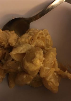 A picture of Creamy crockpot mac and cheese.