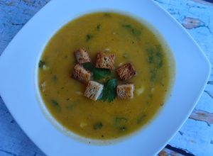 Foto de Sopa de peixe com croutons caseiros
