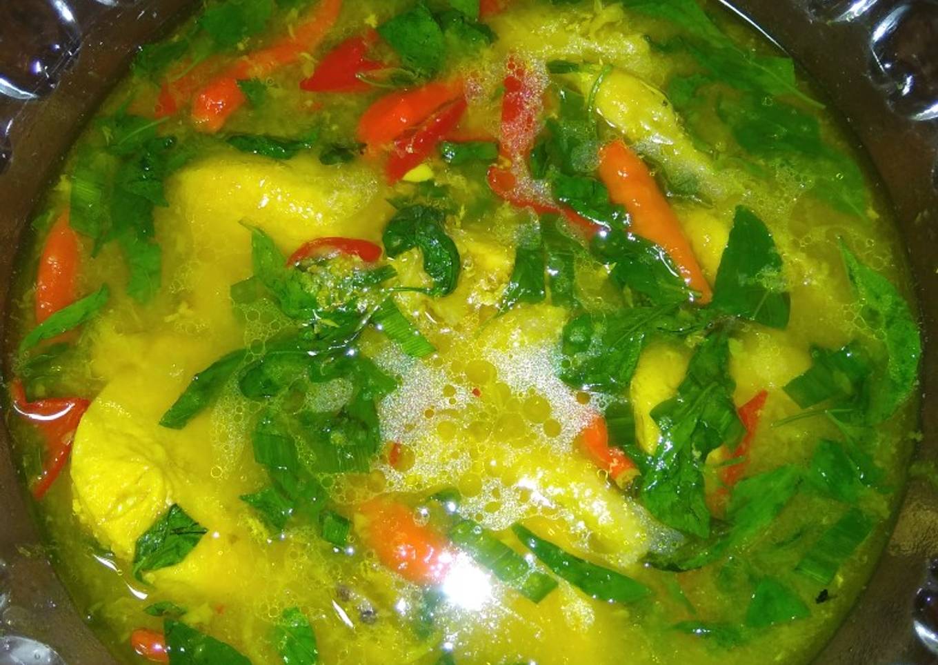 Rica rica ayam kemangi with pandan
