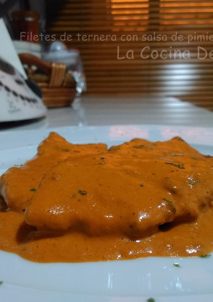 Una foto de Filetes de ternera con salsa de pimiento del piquillo