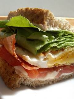 Una foto de Sándwich completo