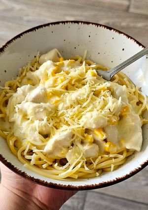 Tejszínes kukoricás csirkemell spagetti tésztával recept fotója