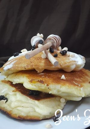 A picture of Japanese Souffle Pancakes.