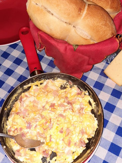 Una foto de Huevos con tocino