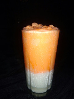 ઓરેન્જ લસ્સી (Orange lassi recipe in gujrati) રેસીપી મુખ્ય ફોટો