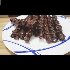A picture of Chocolate wafers.