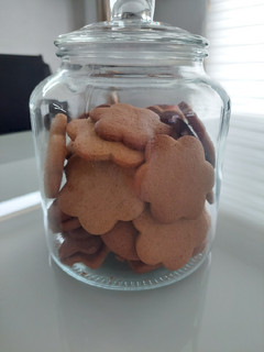 Una foto de Galletas de Jengibre con forma de flor