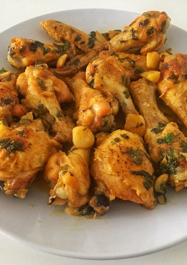 Una foto de Pollo al ajillo 🇪🇸