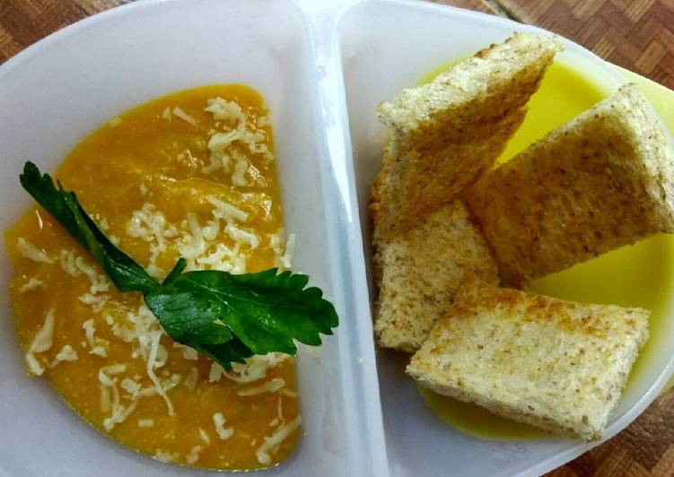 Resep MPASI 10 bulan + Kabocha Sup Cream dengan Roti 