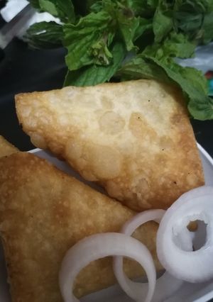 A picture of Potato Samosa 🥔.
