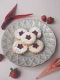 Strawberry & Kecombrang Cookie Sandwich