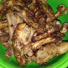 A picture of Preparing chicken soup pack.
