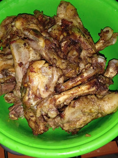 A picture of Preparing chicken soup pack.