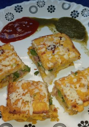 A picture of Cheesy besan bread toast.