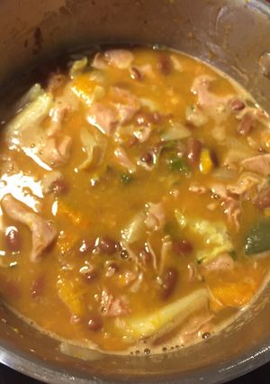 Una foto de Caldo de Jamón-Habichuelas -Auyama