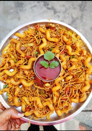 A picture of Macaroni.