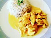 Una foto de pechuga de pollo al verdeo