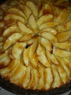 Una foto de Tarta de manzanas verdes sin manteca,deliciosa !
