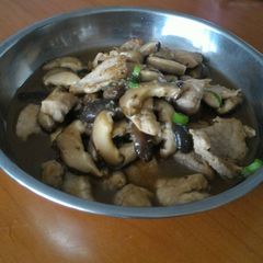A picture of Shiitake Mushroom & Pork Stir-fry.