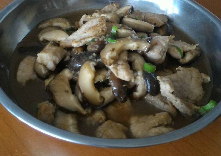 Recipe of Favorite Shiitake Mushroom &amp; Pork Stir-fry